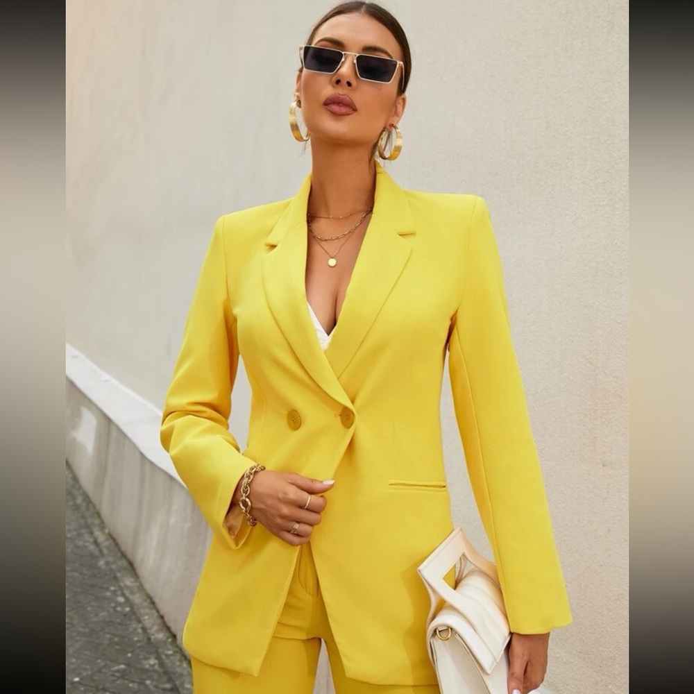 Bright yellow blazer brand new with out tags